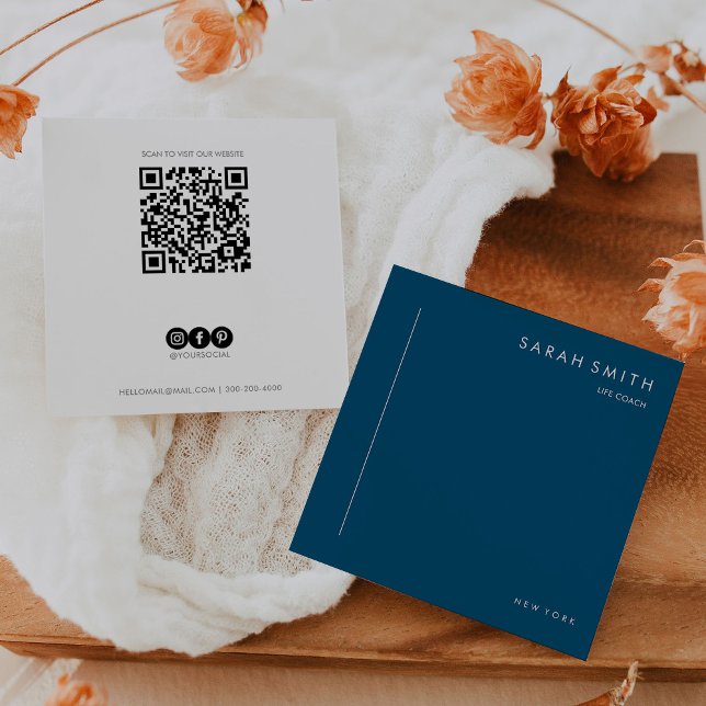 Life Coach Minimalistisch Blue White QR Code Quadratische Visitenkarte (Von Creator hochgeladen)