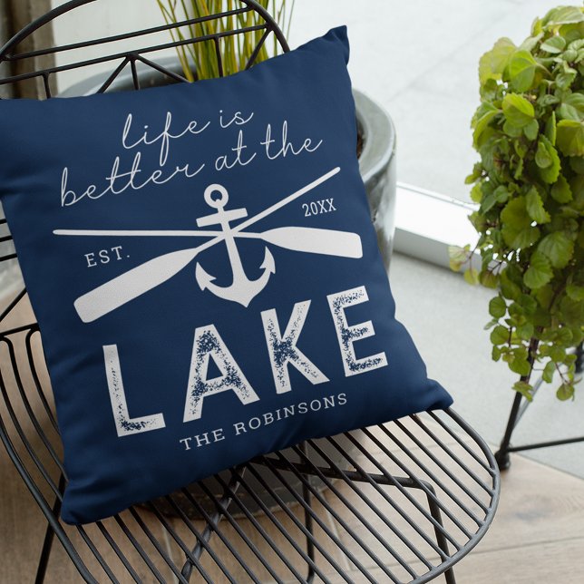 Life is Better at the Lake Family Name Kissen (Von Creator hochgeladen)