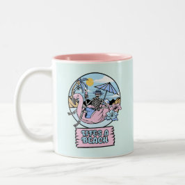 Life’s a Beach Skeleton Flamingo Float Zweifarbige Tasse