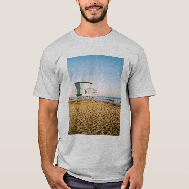 Lifeguard Tower in Santa Cruz T-Shirt (Vorderseite)