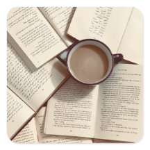 Light Academia Ästhetischer Kaffee und Bücher