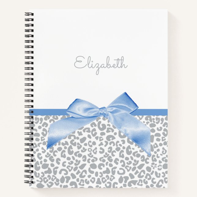 Light Blue Bow mit trendigem Leopard Print und Nam Notizbuch (Vorderseite)