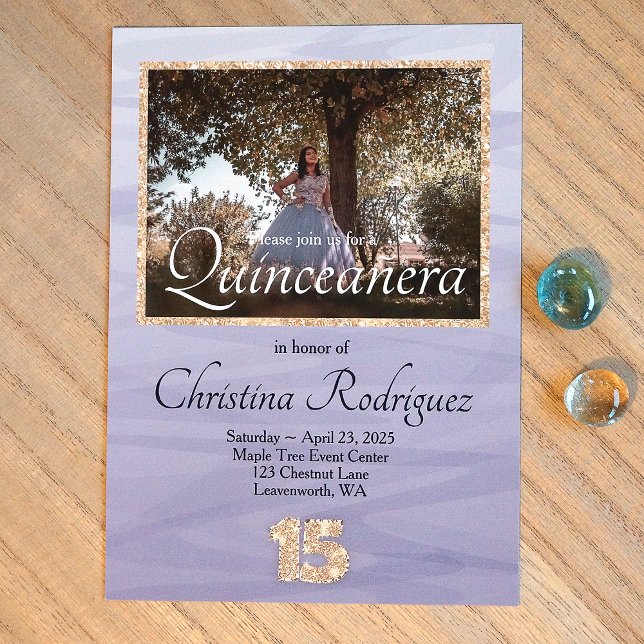 Light Blue, Gold Glitzer 15 Quinceanera Foto Einladung (Dusty blue, baby blue and gold glitter 15, Quinceanera Invitations for Elegant light blue dress.)