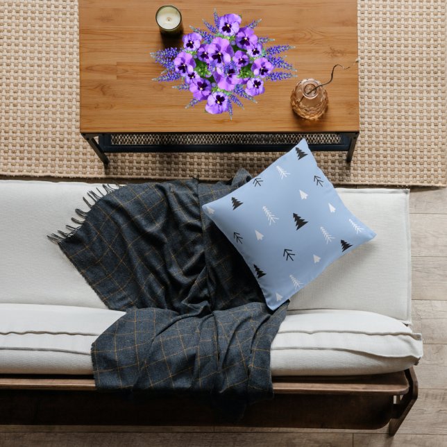 Light Blue Minimalistischer Weihnachtsbaum Kissen (Von Creator hochgeladen)