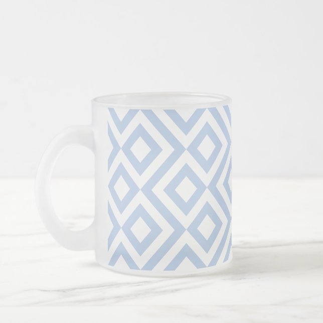 Light Blue und White Meander Mattglastasse (Links)