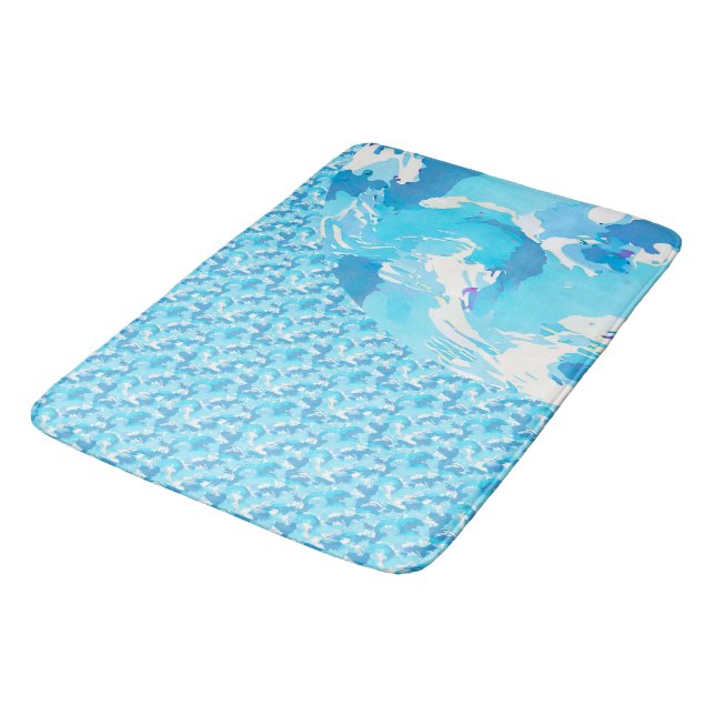 Light blue & White Ocean Abstract Art Badematte (Schrägansicht)