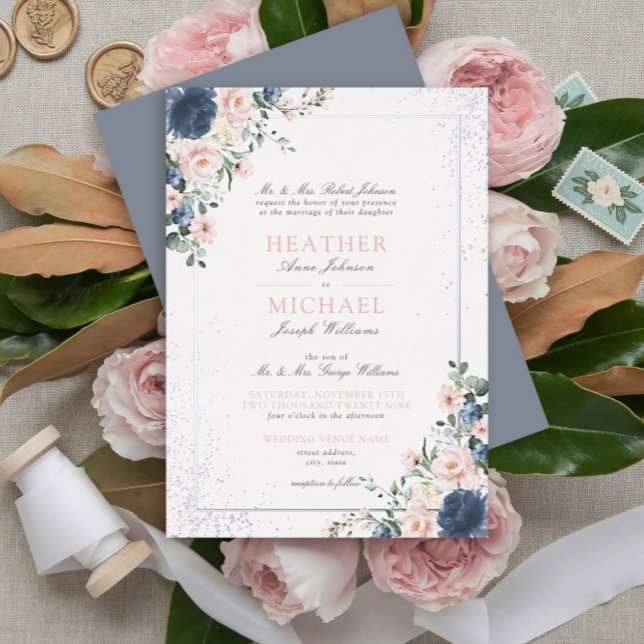 Light Dusty Blue Blush Pink Floral Silver Wedding Folieneinladung (Von Creator hochgeladen)