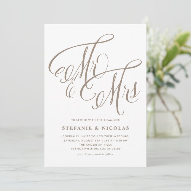 Light Gold Mr. und Mrs. Rustic Calligraphy Wedding Einladung (Stehend Vorderseite)