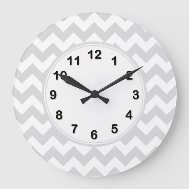 Light Gray White Chevron Zig-Zag Pattern Große Wanduhr (Vorderseite)