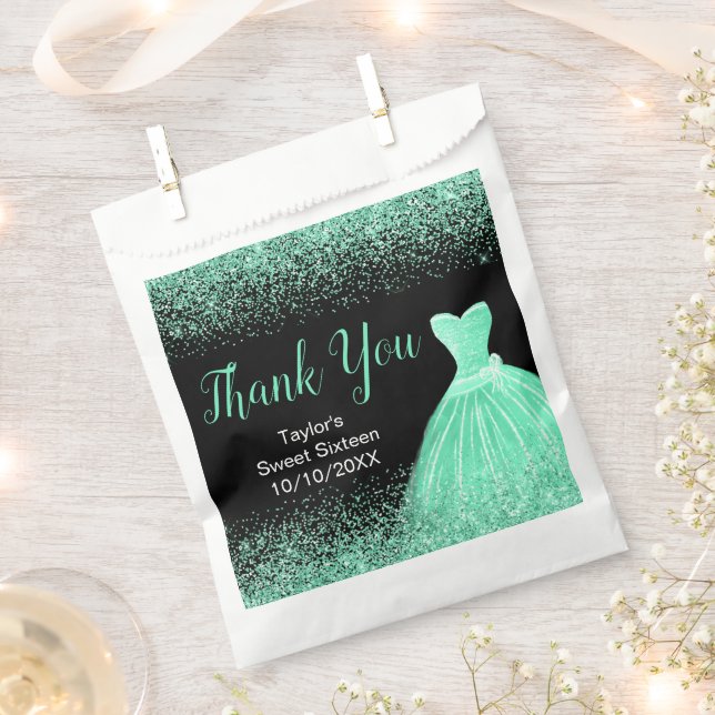 Light Green Dress Faux Glitter Sweet 16 Birthday Geschenktütchen (Ausgeschnitten)
