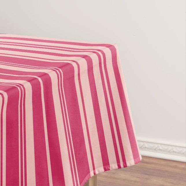 Light Maroon Stripes Tischdecke (Beispiel)