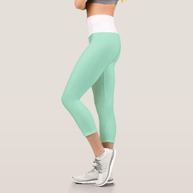 Light Minze Capri Leggings (Links)