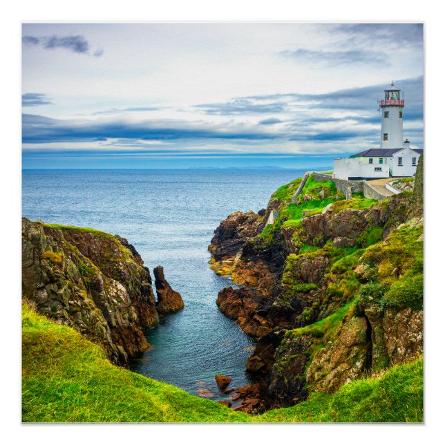 Light Over the Edge – Fanad Head Lighthouse Poster (Vorderseite)