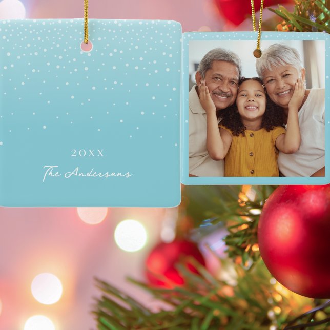 Light Pastel Blue Snowy Winter Family Foto Keramikornament (Von Creator hochgeladen)