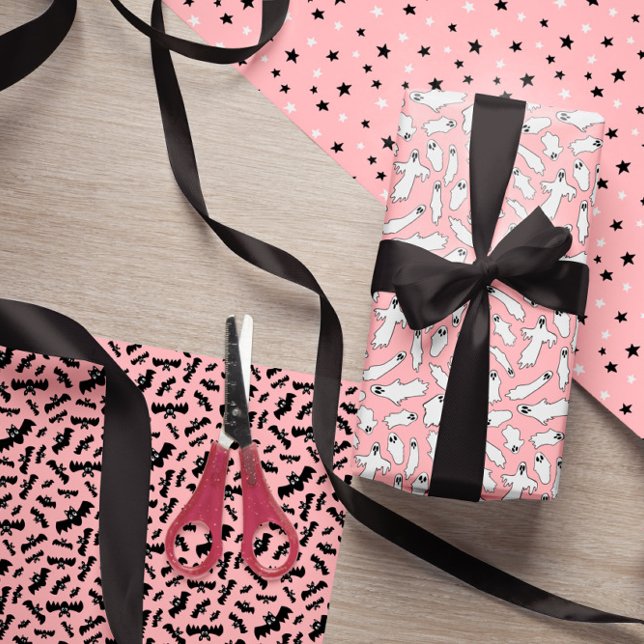 Light Pink Ghosts Bats Stars Halloween Patterns Geschenkpapier Set (Von Creator hochgeladen)