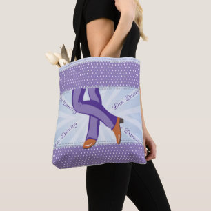 Ligne jambes de danse avec le sac fourre-tout à