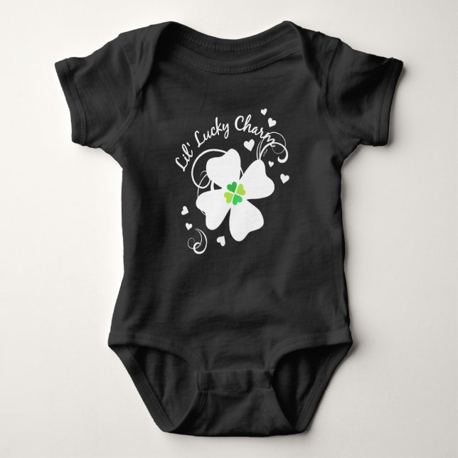 Lil' Lucky Charm Vierblättriges Kleeblatt Baby Strampler (Vorderseite)
