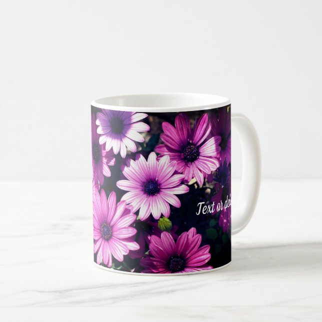 Lila afrikanische Daisy-Blume Personalisiert Kaffeetasse (VorderseiteRechts)