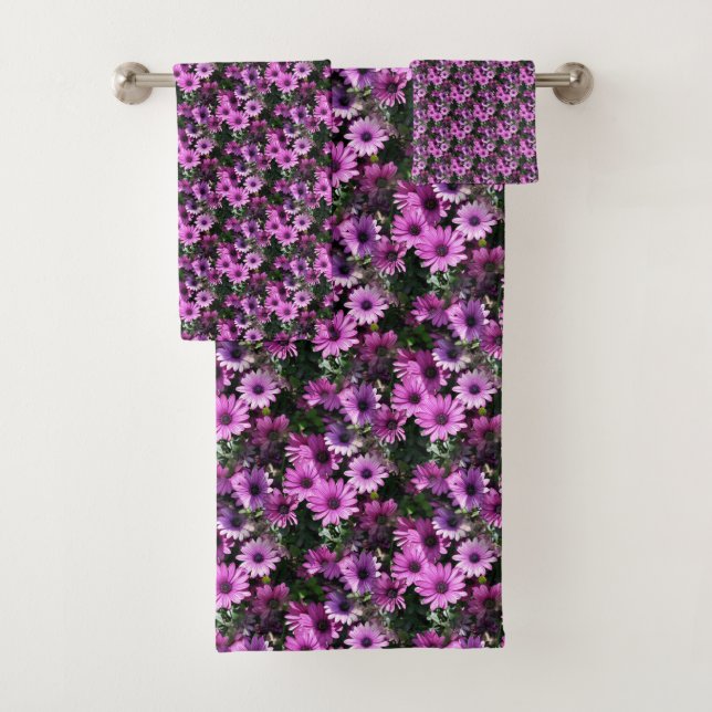 Lila afrikanisches Daisy-Blume Naturmuster Badhandtuch Set (Insitu)