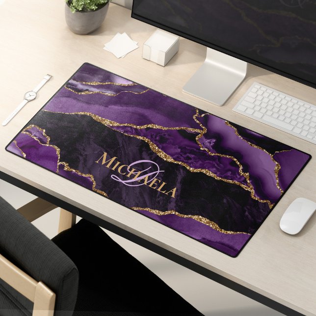 Lila Agate Geode Gold Glitzer Monogram Schreibtischunterlage (Von Creator hochgeladen)