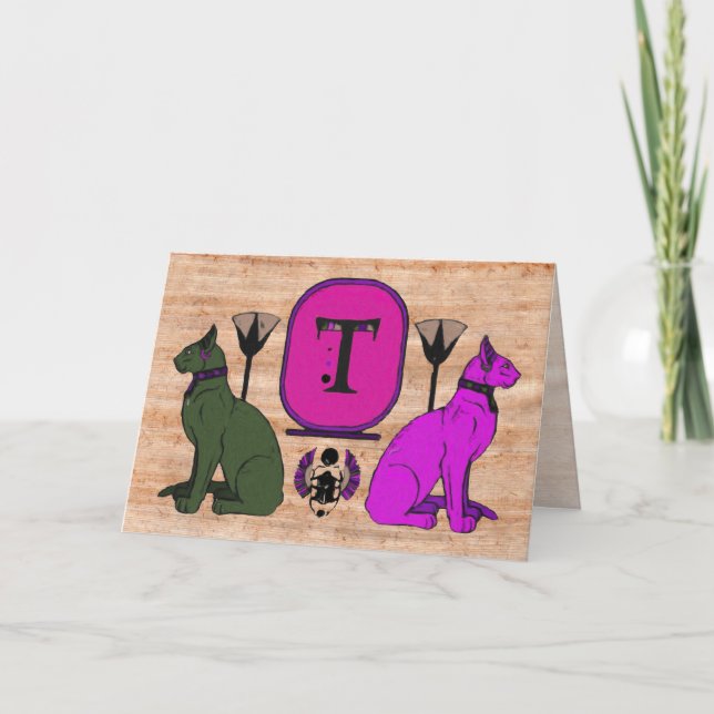 Lila ägyptische Katzen-Monogramm-Gruß-Karte: T (Vorderseite)