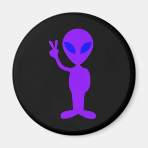 Lila Alien Magnet