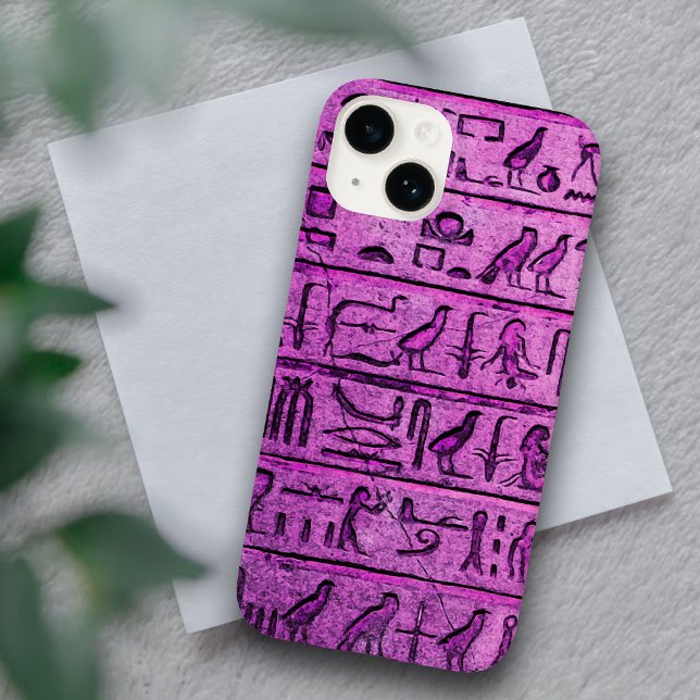 Lila antike ägyptische Hieroglyphen iPhone 14 Fall Case-Mate iPhone 14 Hülle (Von Creator hochgeladen)