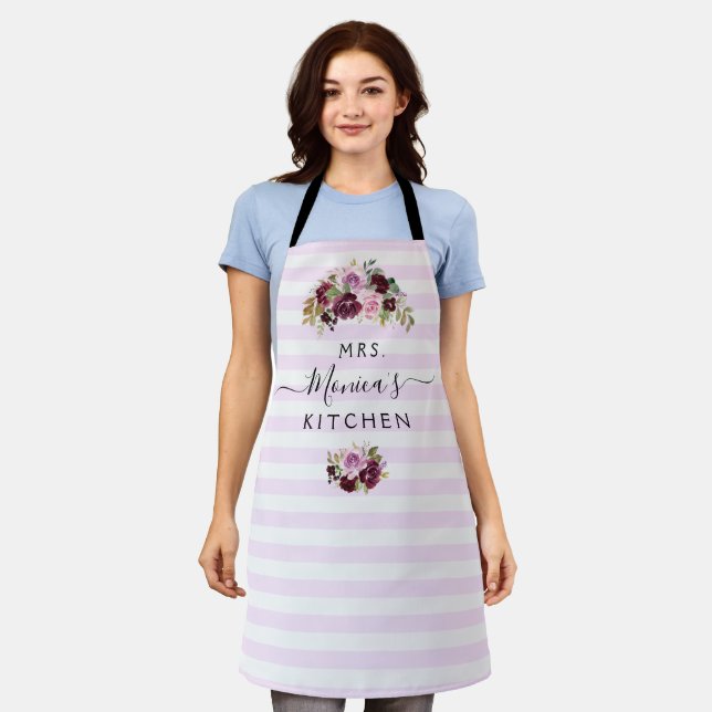 lila Aquarellblume personalisiert Schürze (Getragen)