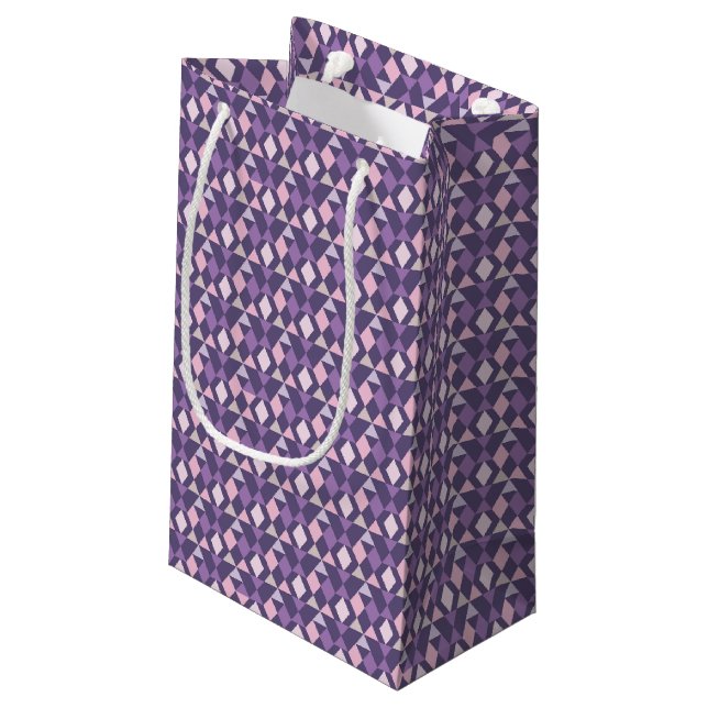 Lila arabisches geometrisches Muster Kleine Geschenktüte (Rückseite Schrägansicht)