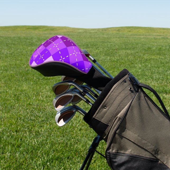Lila Arygle mit weißem Stich Personalisiert Golf Headcover (In SItu)