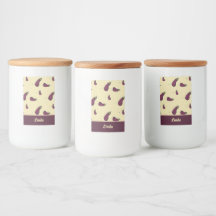 Lila Auberginen auf gelb