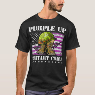 Lila aufgerüstete amerikanische Flaggenmehrmonate T-Shirt