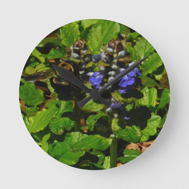 Lila Bienenvölker und Hummel Runde Wanduhr (Vorderseite)