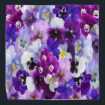 Lila-blaue Blütenblätter Stiefmütterchen Blume Halstuch<br><div class="desc">Eine lila,  weiße Stiefmütterchen Blumenbandana.</div>