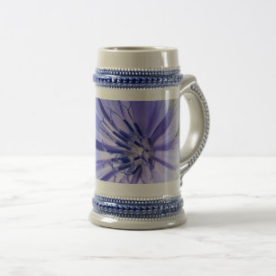 lila-blaue Zichorie Bierglas