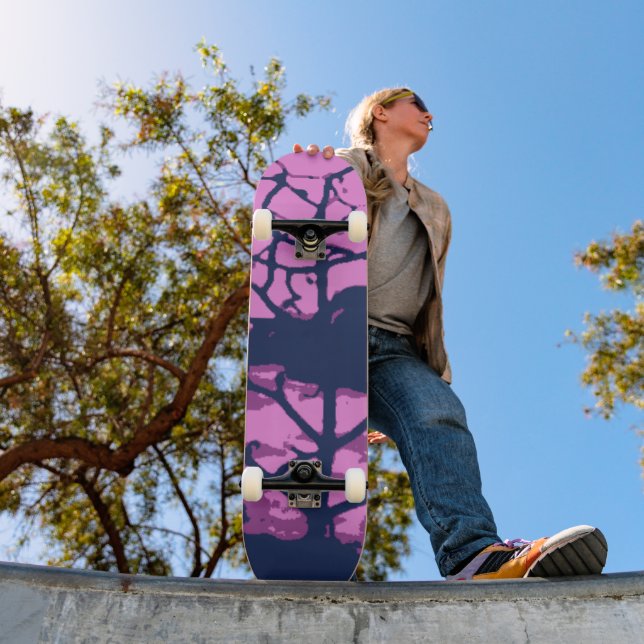 Lila Blick auf das Hawaiianische Ocean Beach Tree  Skateboard (Außenbereich 1)