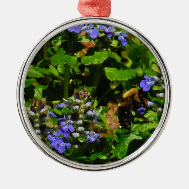 Lila Blume und Hummeln Silbernes Ornament (Vorne)