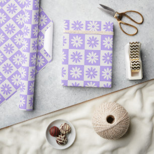Lila Blumen Kariertes Retro-Karomuster Geschenkpapier