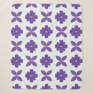Lila Blumen mit hellem Hintergrund Sherpadecke