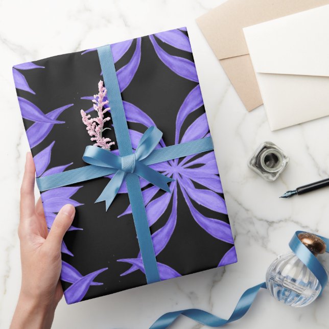 Lila Blumenaquarellmuster Geschenkpapier (Schenken)