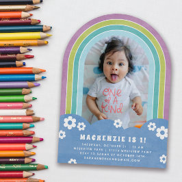 Lila Blumenarmbogen Kindergeburt Einladung