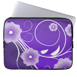 Lila Blumenblüten und Wirbel Laptopschutzhülle