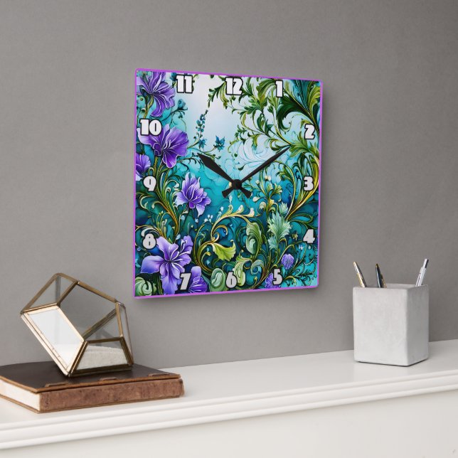Lila Blumendesign mit viel Grün Quadratische Wanduhr (Büro)