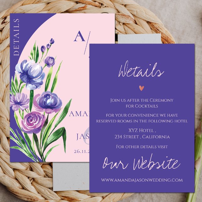 Lila Blumenmonogramm Rosa Hochzeitsdetails Begleitkarte (Purple Floral Monogram Blush Pink Wedding Details Enclosure Card)