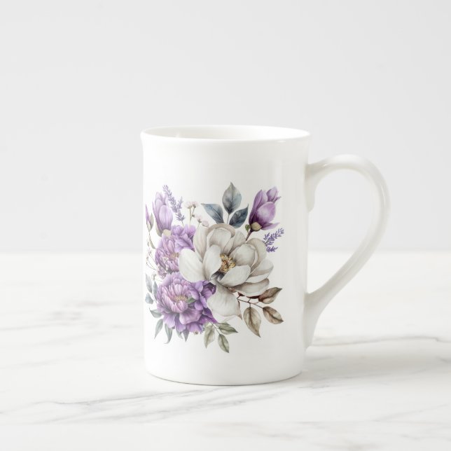 Lila Blumenmuster  Prozellantasse (Rechts)