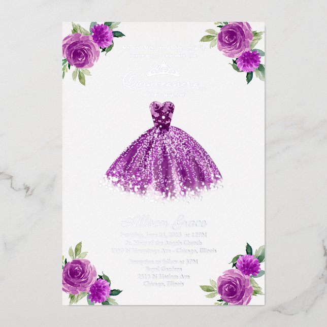 Lila Blumenquinceanera Folieneinladung (Vorderseite)