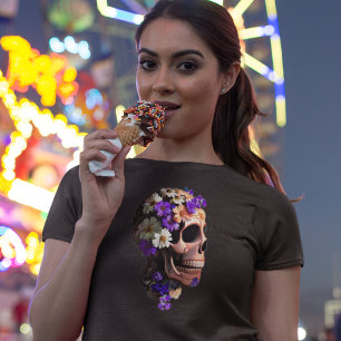 Lila Blumenrealismus Frauentag des Toten Schädels T-Shirt