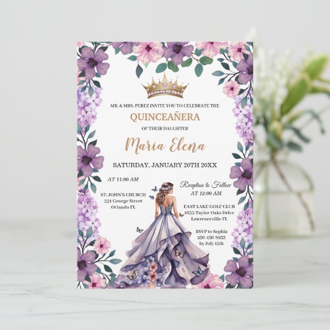 Lila Blüten und Schmetterlinge: Quinceañera Einladung (Stehend Vorderseite)