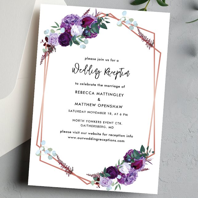 Lila botanische Hochzeitsempfehlung Einladung (Purple Floral Geometric Script Wedding Reception Enclosure Card)