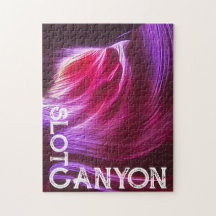Lila Canyon mit weißem Text oder Foto und Text